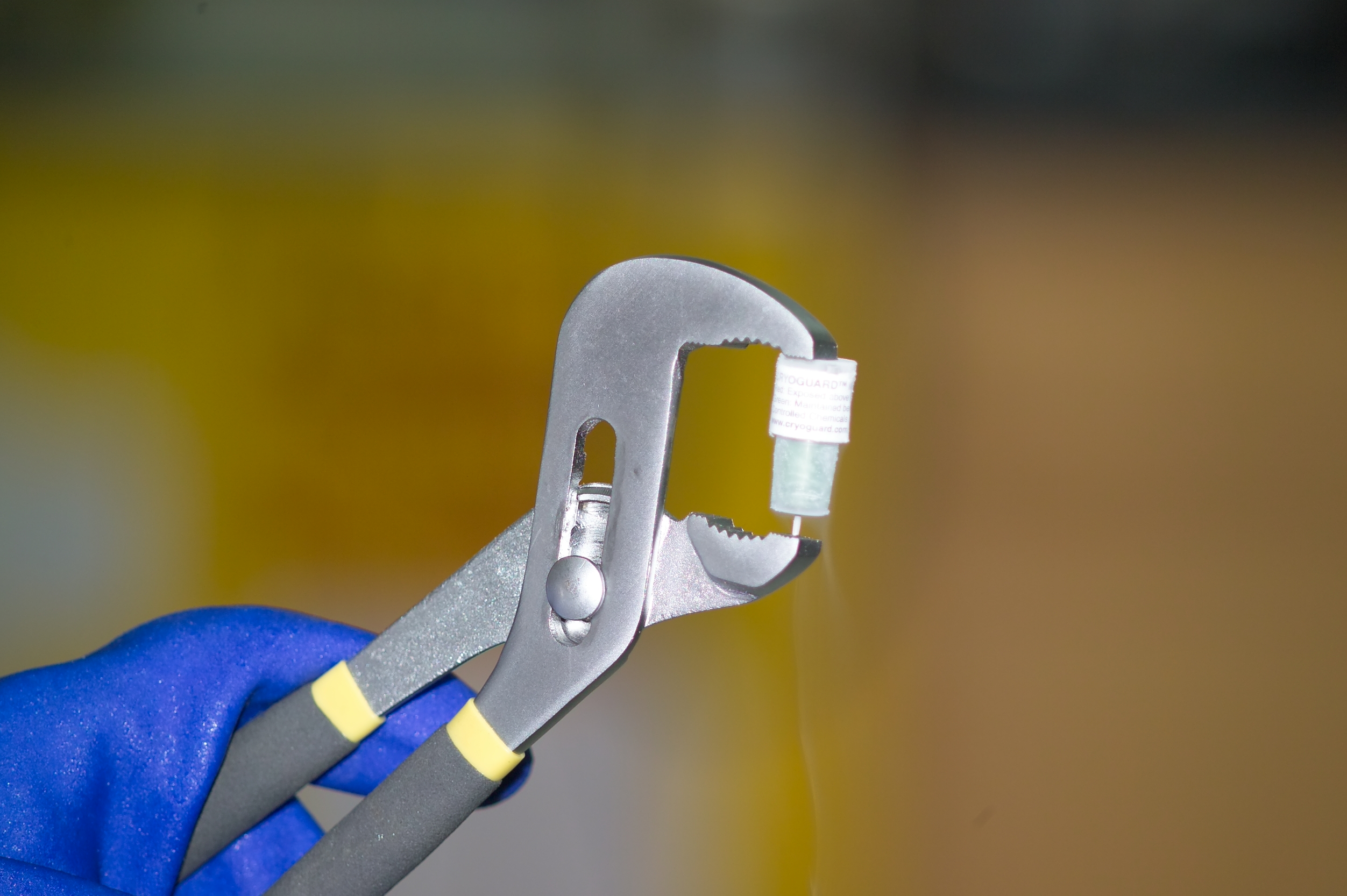 cryoguard-in-pliers-unactivated.jpg